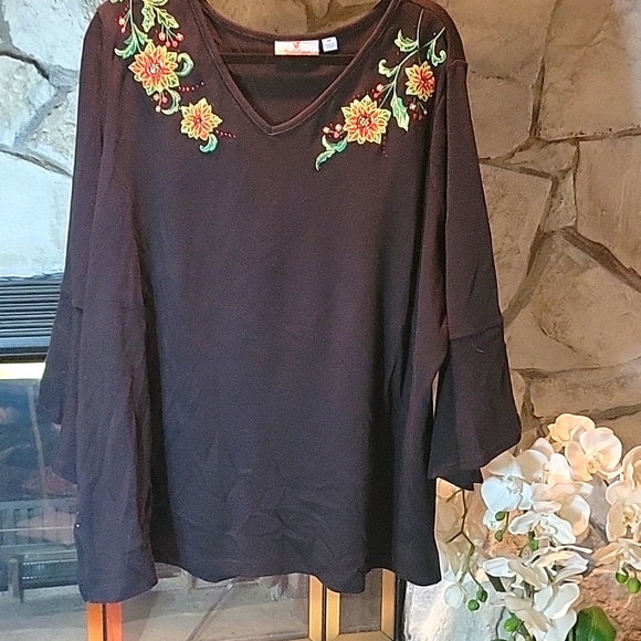 Quacker Factory 3/4 sleeve shirt with poinsettia design Size 3X Almost New - Picture 1 of 6